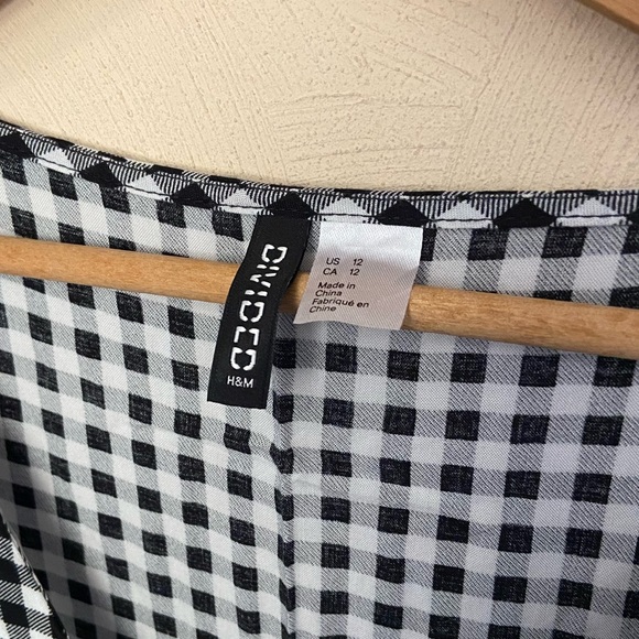 H&M Divided Black & White Plaid Dress - Picture 5 of 5